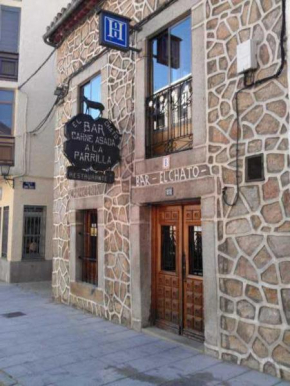 Отель Hostal Restaurante El Chato  Эль Баррако